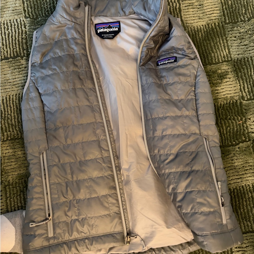 Patagonia Women's Light Gray Puffer vest